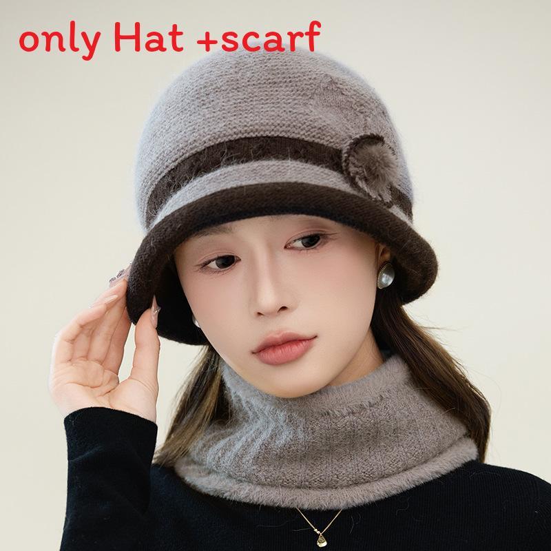 Fashionable Knitted Hat With Short Brim And Floral Pattern For Mature Womens Cold Weather Wear коричневый