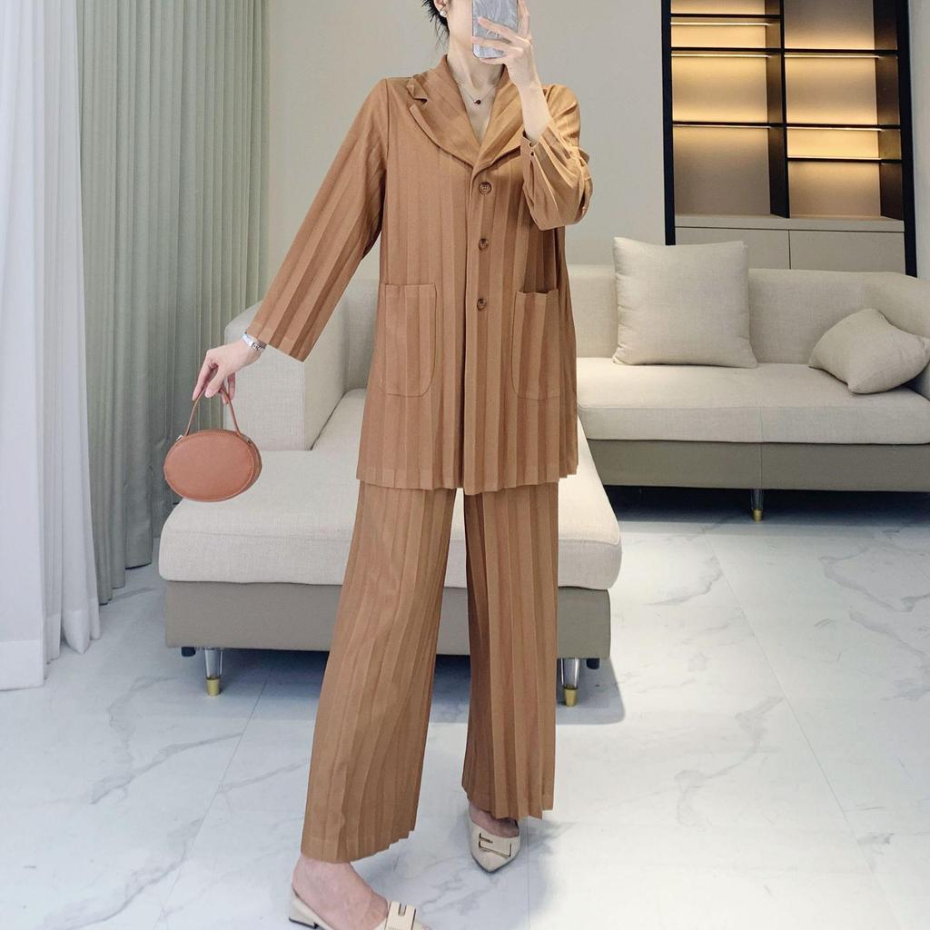 Women's High-End Pleated Pinstripe Wide-Leg Pants Set - Spring/Autumn Plus Size Slimming Suit