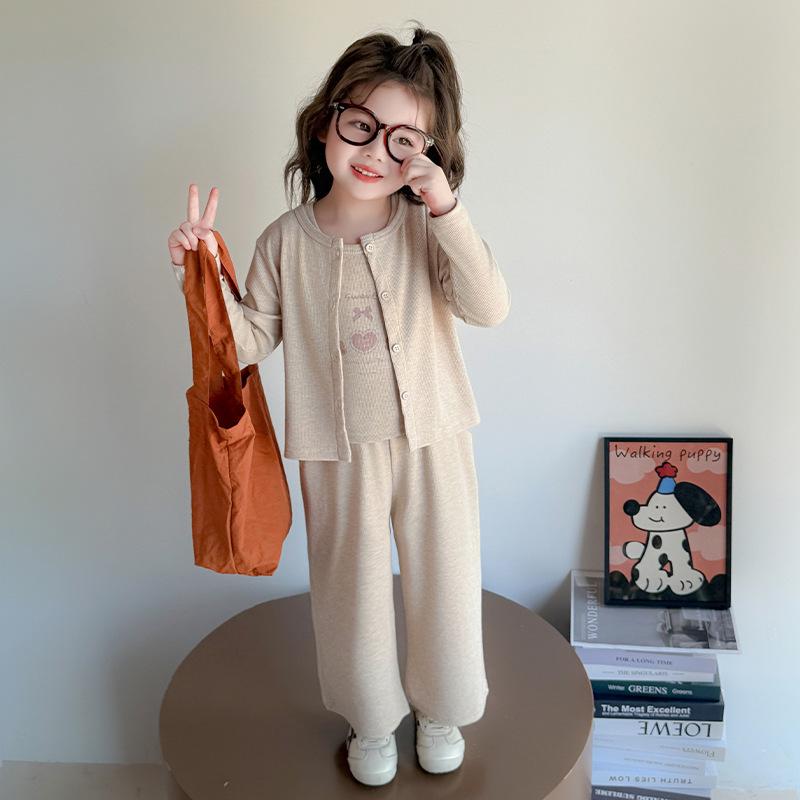 

2025 Autumn Girls Korean Style Three-Piece Set: Teddy Bear Cardigan, Knitted Sweater Vest, and Wide-Leg Pants 100cm хаки