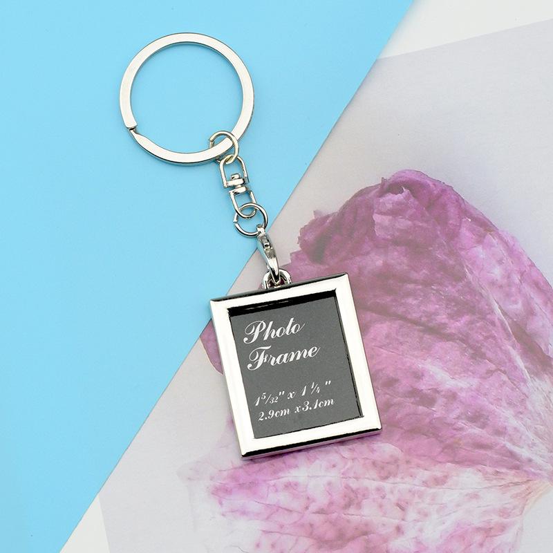 

Металлический брелок для фото в форме сердца: Идеальный подарок на выпускной