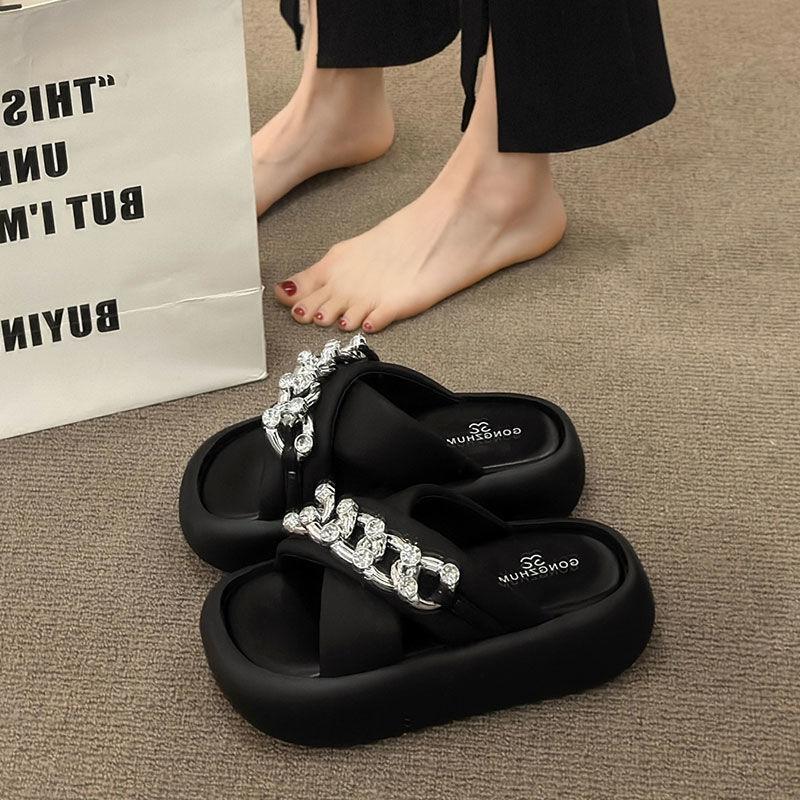 With skirts, cool slippers, women's outer wear is beautiful 2025 new summer versatile thick-bottomed muffin, summer out advanced feeling