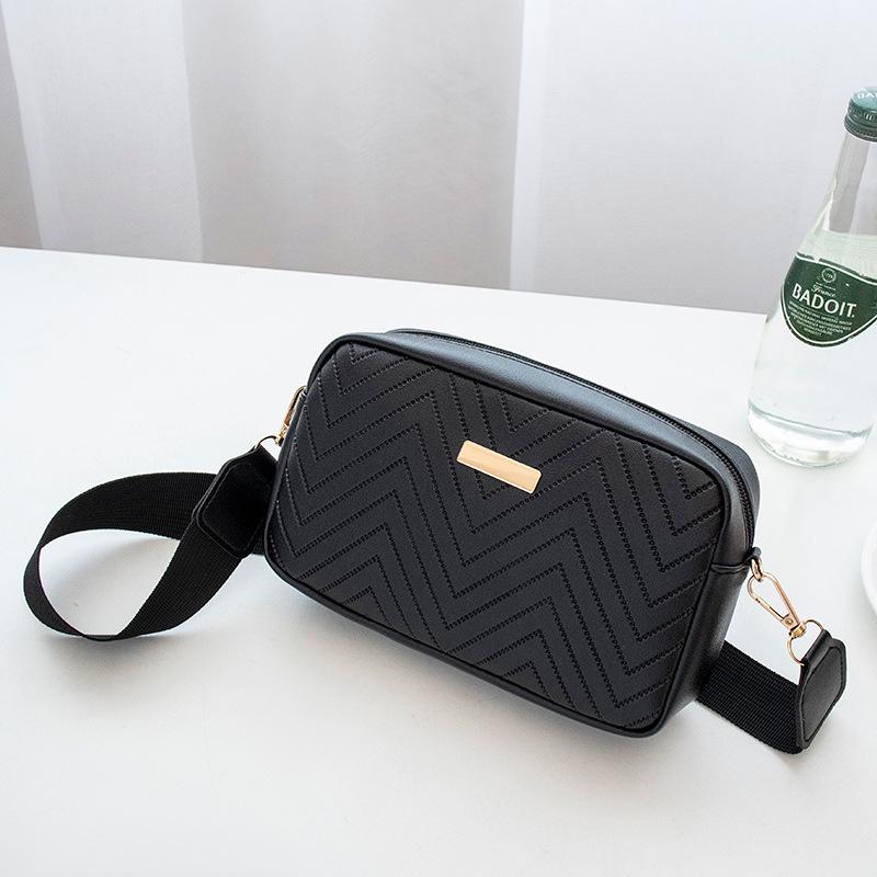 2023 Women's Embossed Wave Pattern Square Camera Shoulder Bag