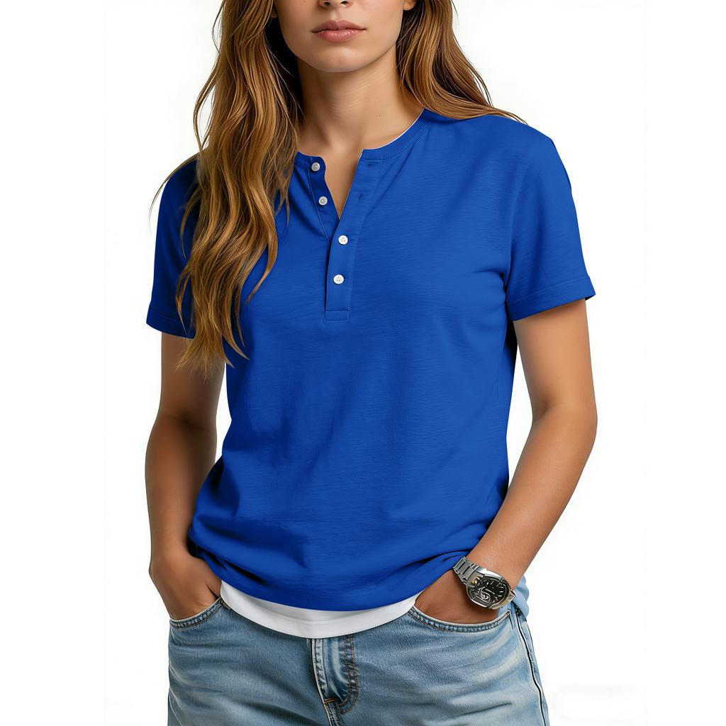 Dámské ležérní jednobarevné tričko s krátkým rukávem a výstřihem do V s ozdobnými knoflíky.