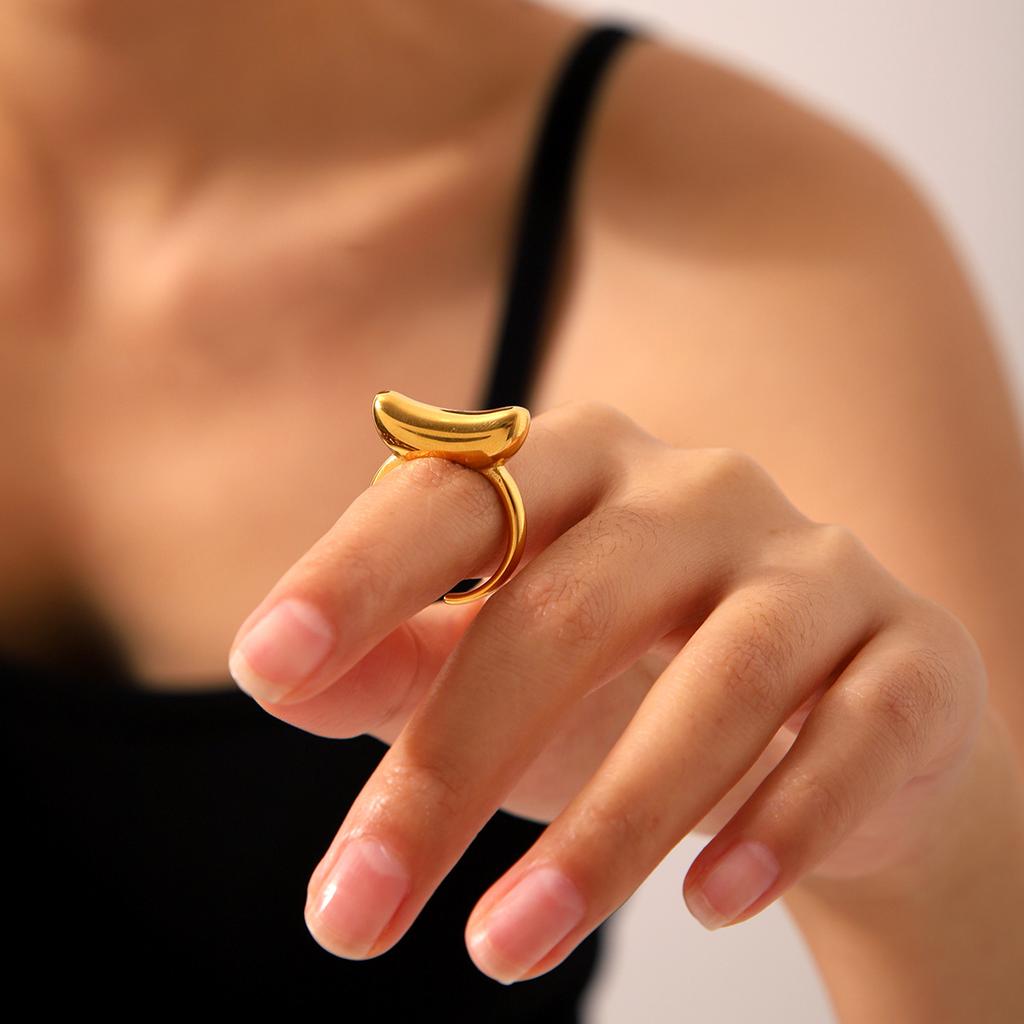 Modischer vielseitiger vergoldeter Barrenring, minimalistischer Ins-Stil, nicht verblassender offener Titanstahlring für Damen