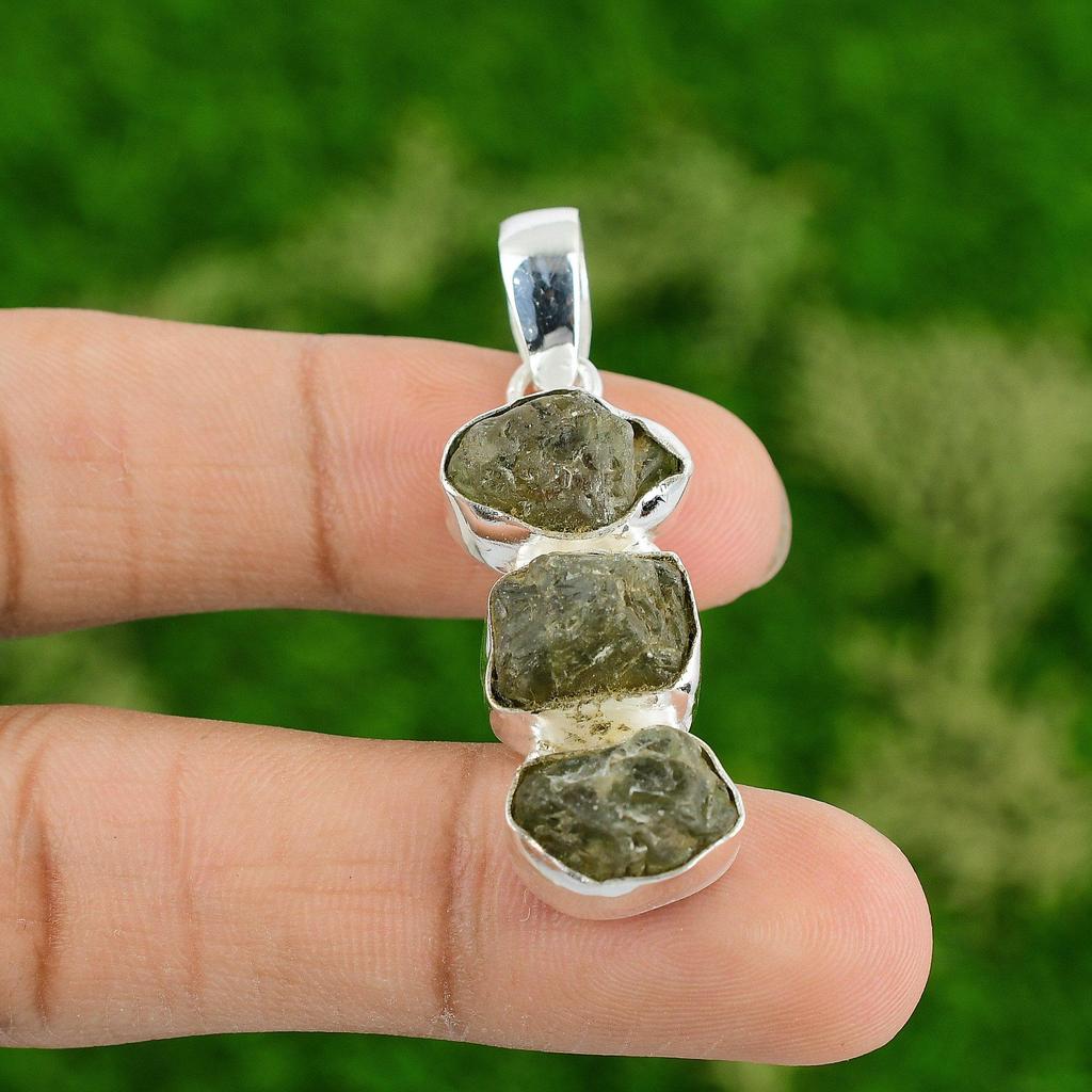 Daughters Day Deal Prehnite Rough Gemstone 925 Silver Elegant Pendant Jewelry