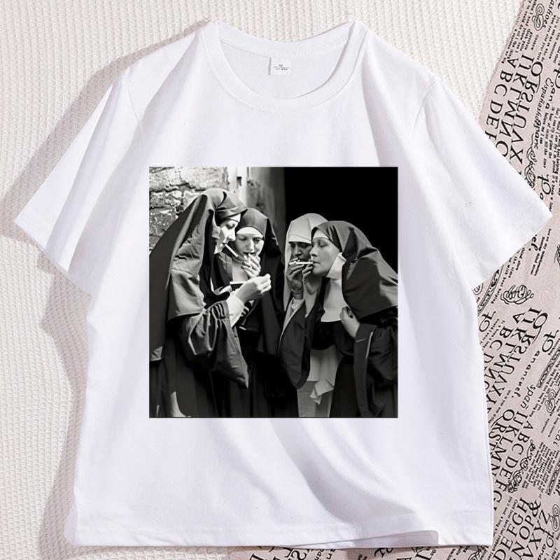 

Nuns Smoking Print T Shirt Casual Cotton Short Sleeve High Quality Tshirt Loose Round Neck Printed Tshirt Unisex Women Streetwear 3XL