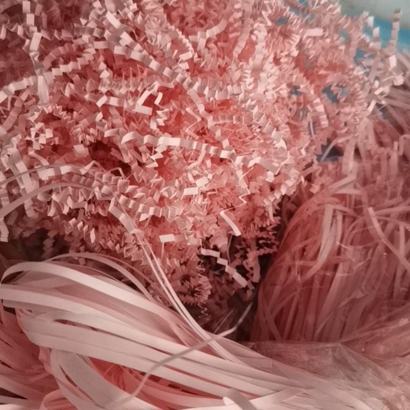 High-End Raffia Gift Box Filler - Shockproof Crepe Paper Shredded for Fruit & Wine Packaging