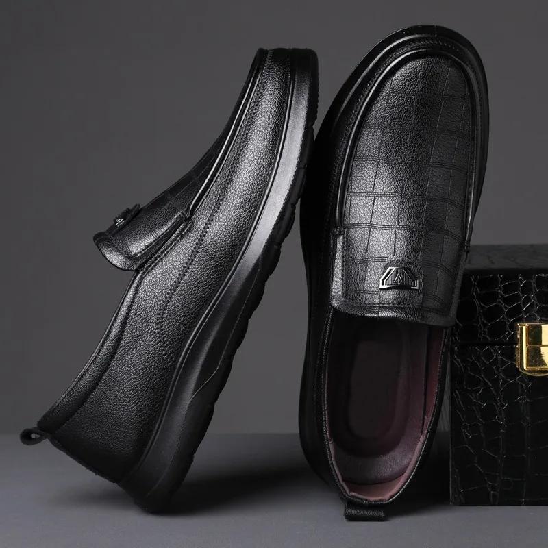 FashionFashion Leather Slip-on Platform Men's Loafers Spring Autumn Designer New Soft Sole Casual Business Men's Dress Shoes