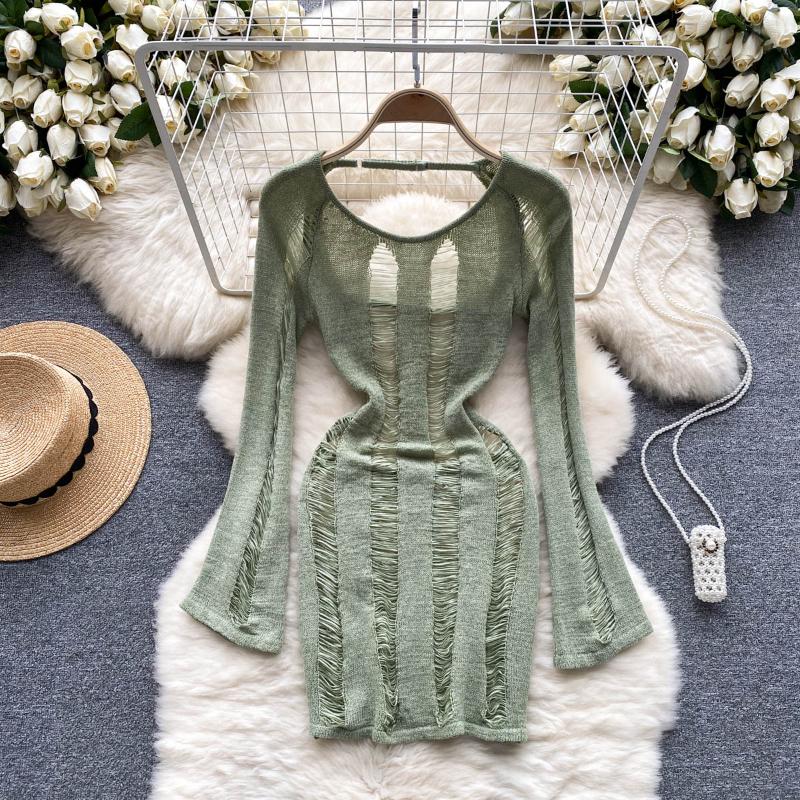 Abito lavorato a maglia senza schienale elegante scava fuori Abito da donna elegante a maniche lunghe sexy Mini abiti a matita Abito coreano sottile di moda di base sottile femminile 2024