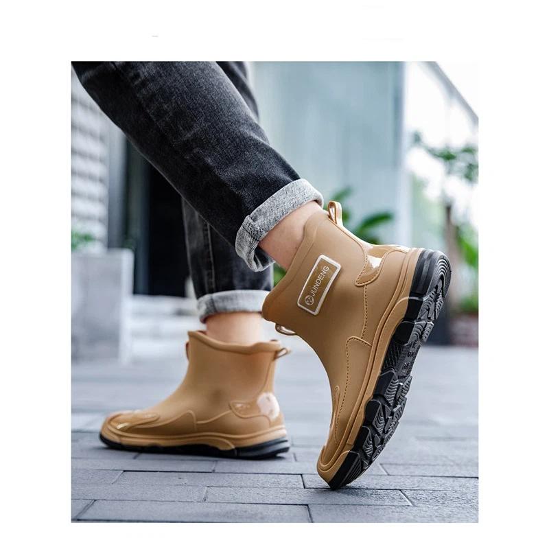 Winter Outdoor Short Tube Waterproof And Anti Slip Rain Shoes Rubber Shoes
