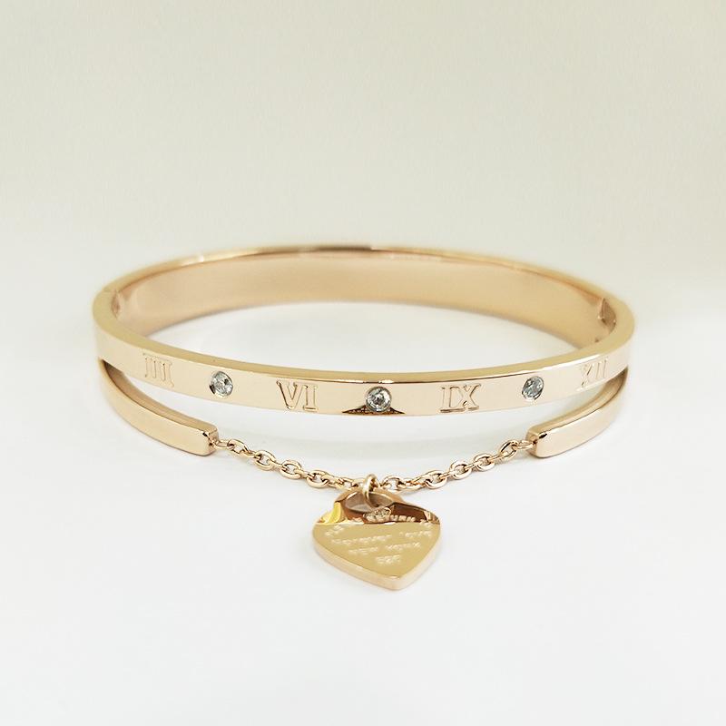 European & American Heart Chain Bracelet: Stainless Steel, Titanium, Unisex, Three Colors Available.