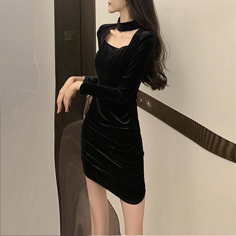 

Платье из золотого бархата приталенного силуэта: Женский Сексуальный и Теплый Осенне-Зимний Стиль Small чёрный