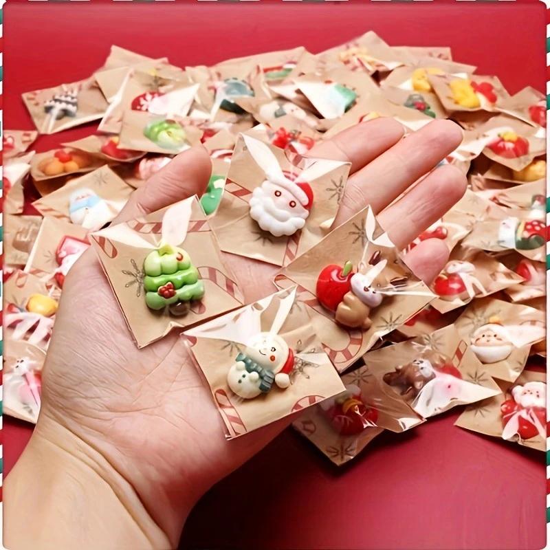 50pcs Mixed Resin Christmas Fridge Magnets, Santa Claus, Snowman, Christmas Tree Decorations In Various Styles for Gift.