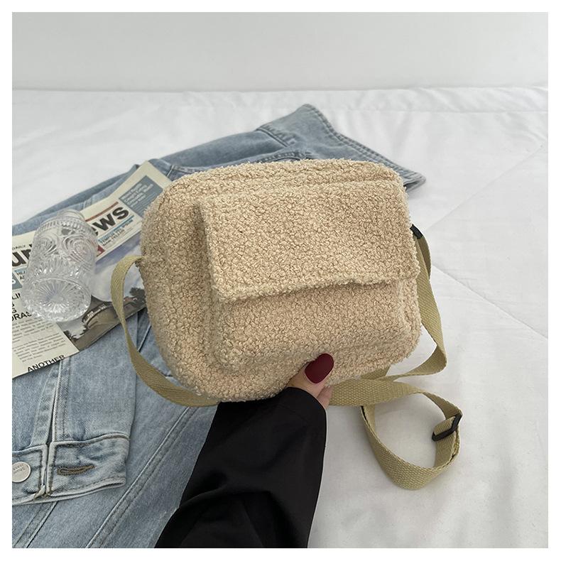 Cute Solid Color Autumn and Winter Single Shoulder Armpit Small Square Bag Fashionable and Foreign Plush Women's Bag
