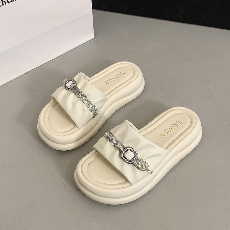 2025 new thick-soled one-word French with skirt beach casual non-slip muffin shoes summer fashion outer slippers