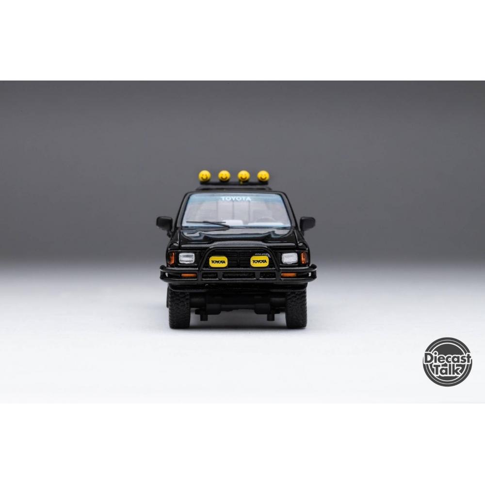Продукция Gaincorp Diecasttalk x BoostGear Custom Product 164 Toyota 1985 Hilux 4x4 SR5 — фото 4