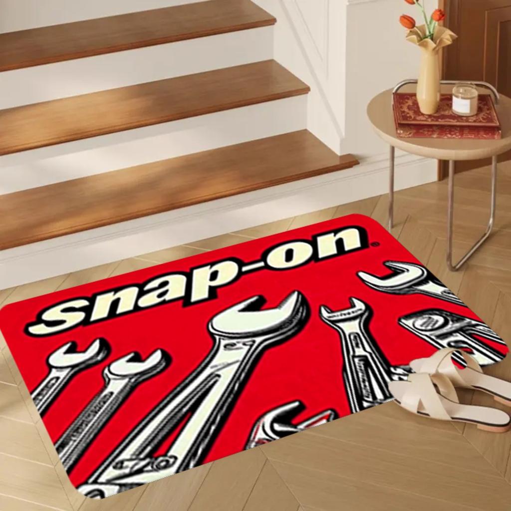 1pc Snap-On Logo Tool Illustration Flannel Mat, Durable & Machine Washable, Red & Black Tools Design for Home
