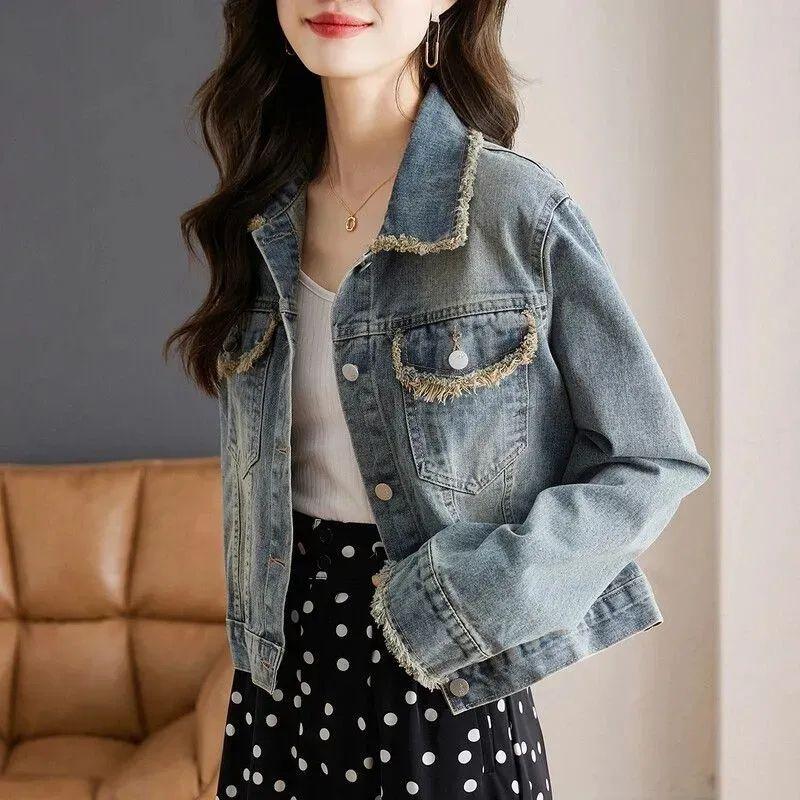 Chic Women's Vintage Denim Jacket with Loose Fit, Early Autumn Stylish Outerwear, Trendy Retro Short Coat
