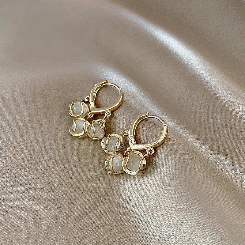 Cercei cu Flori din Piatră Ochi de Pisică Acul de Argint - Accesoriu de Modă Elegant, Versatil pentru Femei