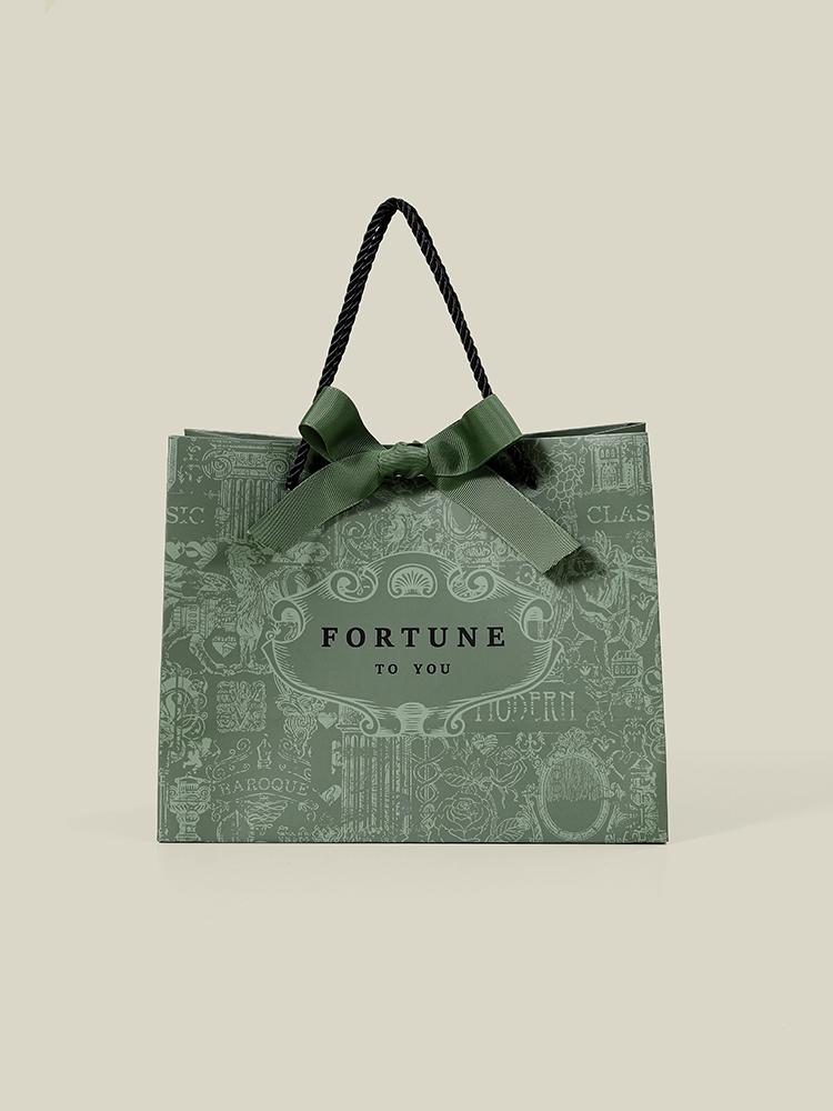 Light Luxury Gift Tote: Custom Paper Shopping Bag for Clothing and Souvenirs