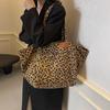 Leopard print canvas messenger bag women's 2025 small fresh Korean version shoulder bag large capacity commuter bag class tote bag
