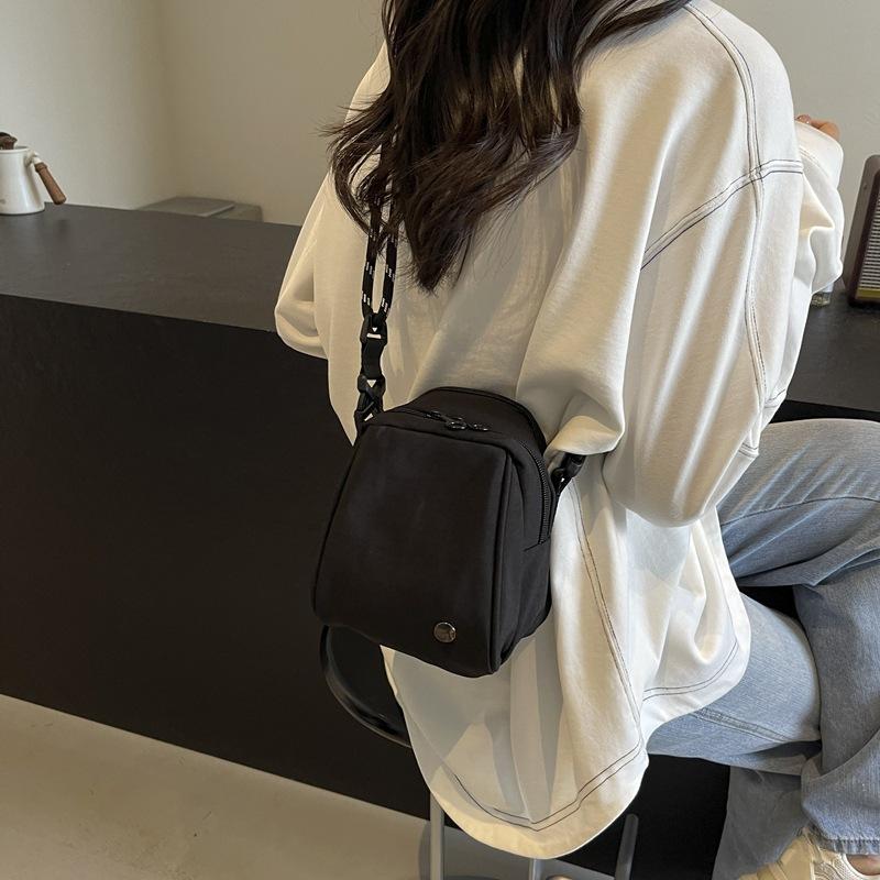 

Shell shoulder women s bag casual versatile women s shoulder messenger bag trendy brand simple handbag lightweight mobile phone bag 14*12*18