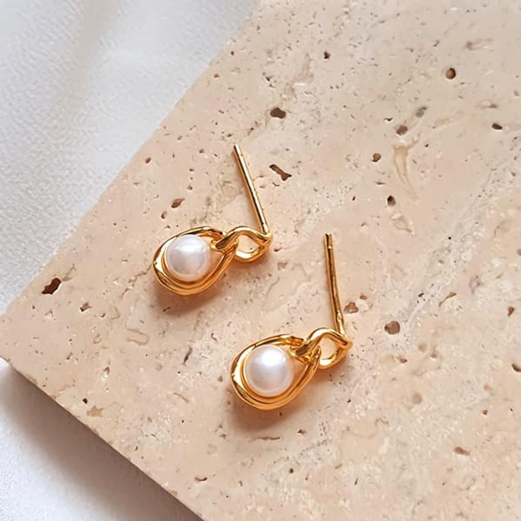 

Women s 925 Silver 15K Gold Plated Twisted Snowman Earrings Silver