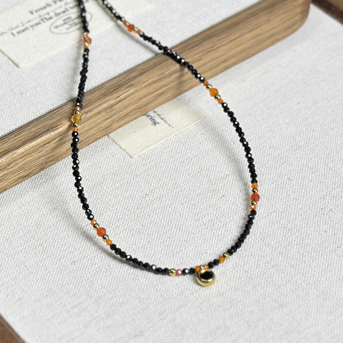 Французское нишевое ретро ожерелье с черным шпинелью и кристаллами циркона