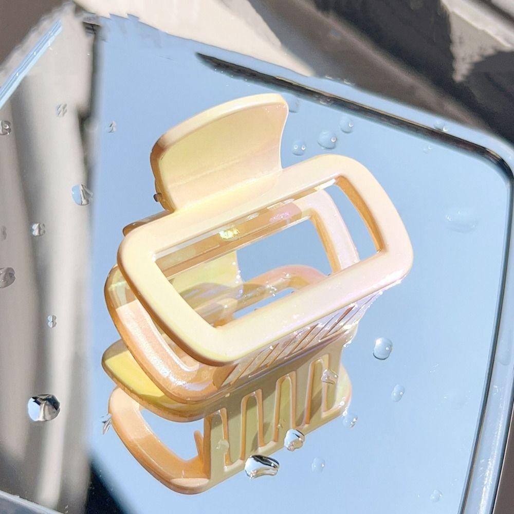 Elegant Cloud Shape Hair Claw Illusory Color Geometry Shark Clip Vintage Gradient Hair Claw  Women