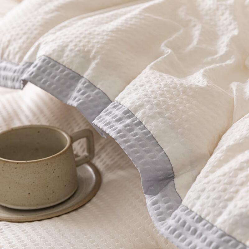 PLOVER Seersucker Soy Blend Winter Quilt