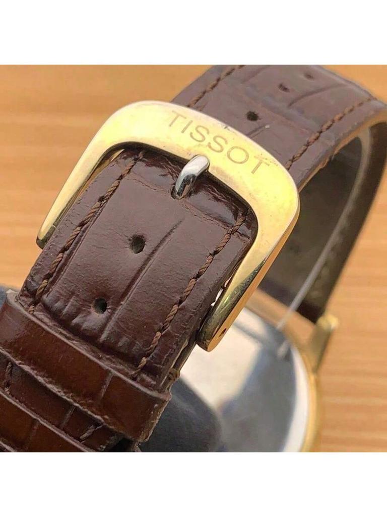 Tissot Carson, κίνημα χαλαζία, αδιάβροχο 30μ ανδρικό ελβετικό ρολόι, 40mm λευκό καντράν, ατσάλινη κάσα, δερμάτινο λουράκι T085.410.36.013.00