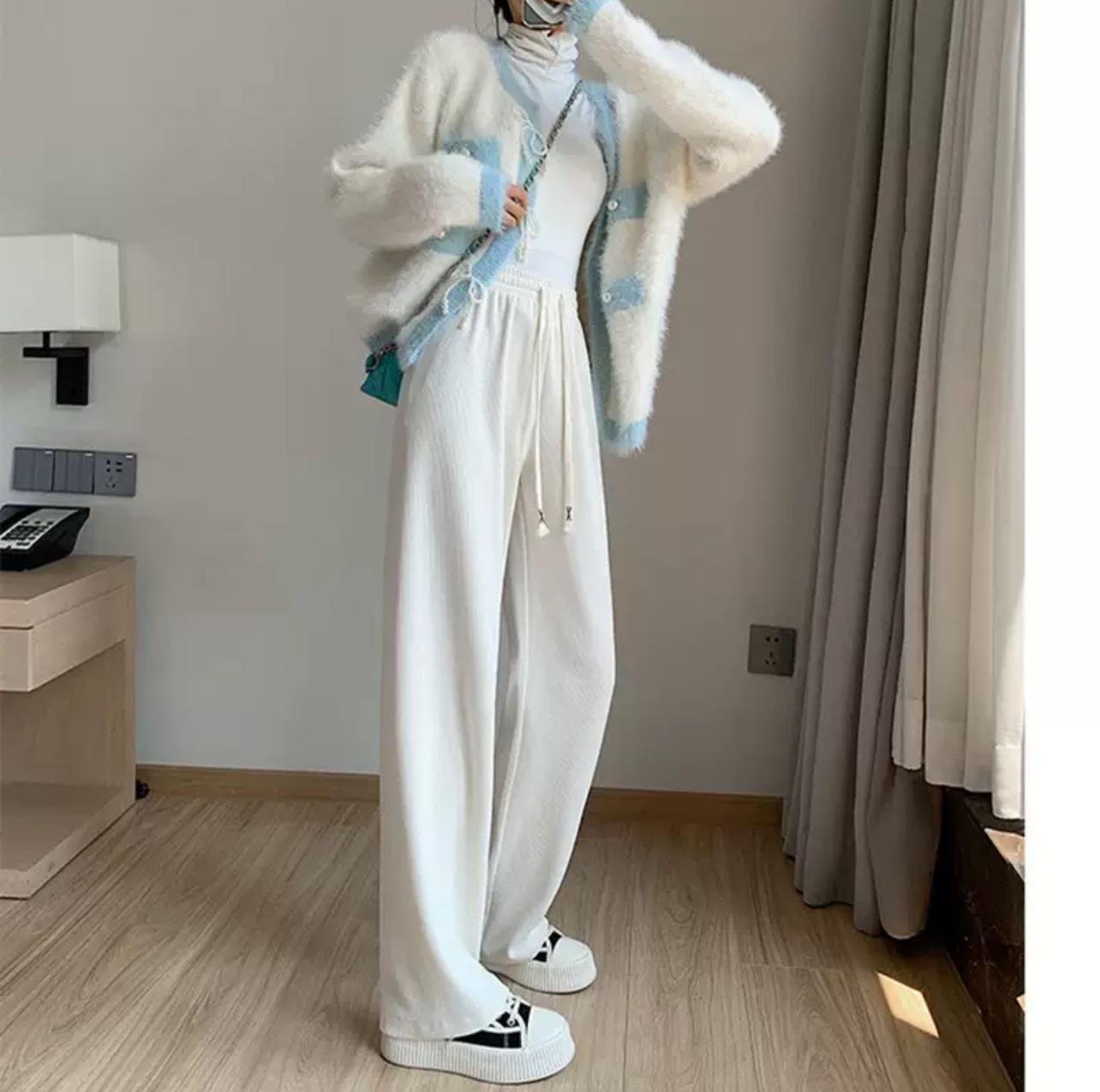 

Cozy Women s Wide-Leg Fleece-Lined Corduroy Pants for Autumn and Winter One Size (80-140 jin)