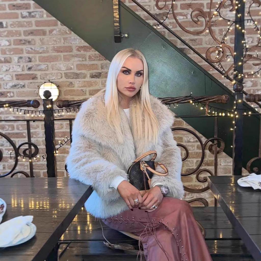 Imitation Fur Coat with Large Lapel and Short Fur Coat High Quality and Environmentally Friendly Fashion Imitation Fox Fur Coat