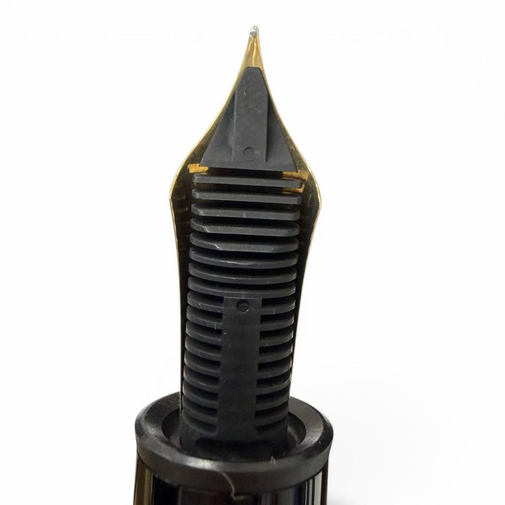 Pristine MONTBLANC fountain pen Meisterstück 149 Cap type black 18K mens Used