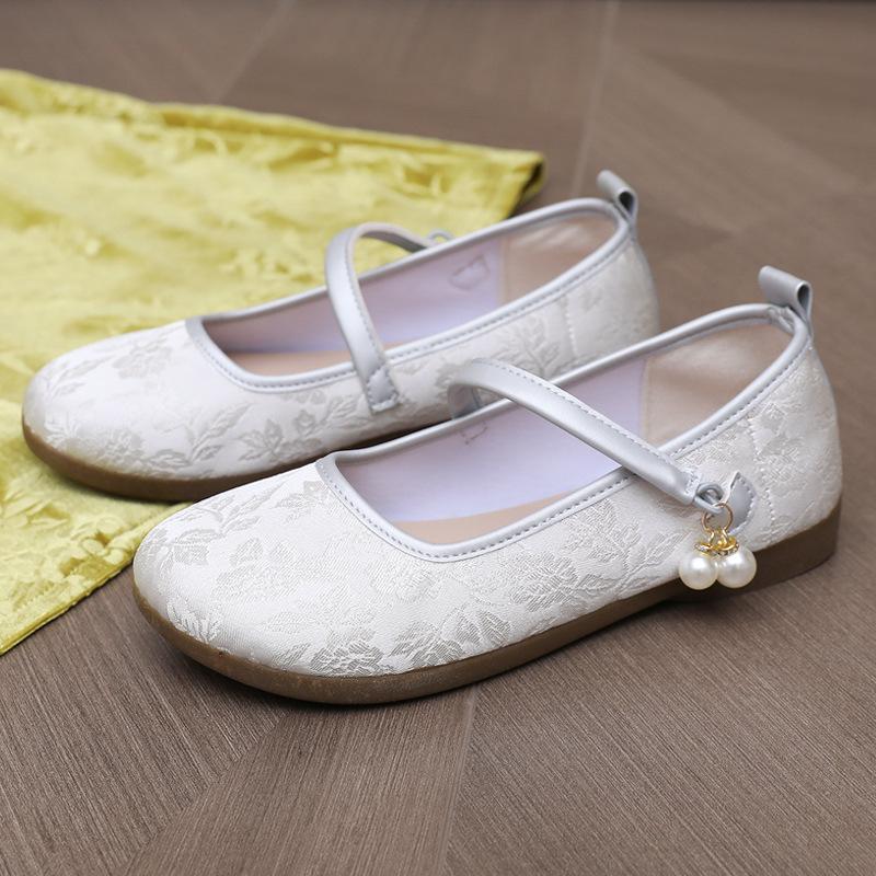 

Новые туфли в китайском стиле на плоской подошве, женские удобные туфли Мэри Джейн с мягкой подошвой и неглубоким горлом, старинные туфли Ханьфу, старые пекинские тканевые туфли 35 серебряный