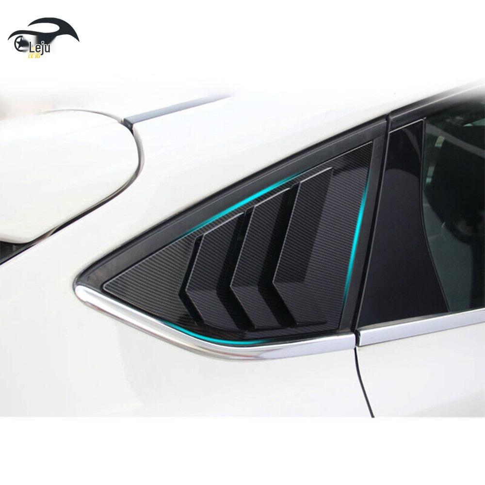 Черная треугольная декоративная решетка для Ford Focus Hatchback 2012-2018 Matte Black