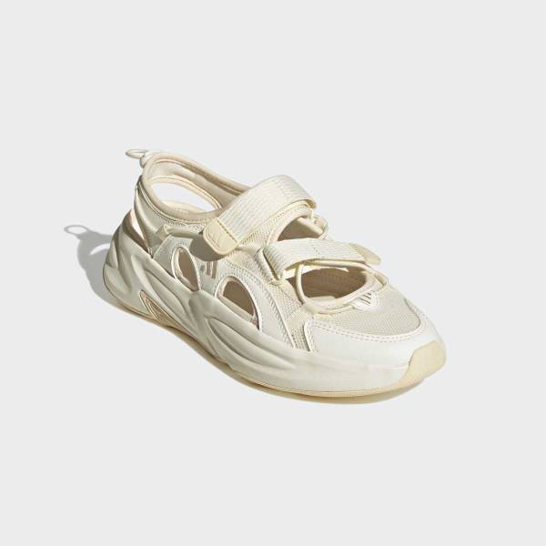 

Adidas Ozweego Sandals Retro Silhouette 235