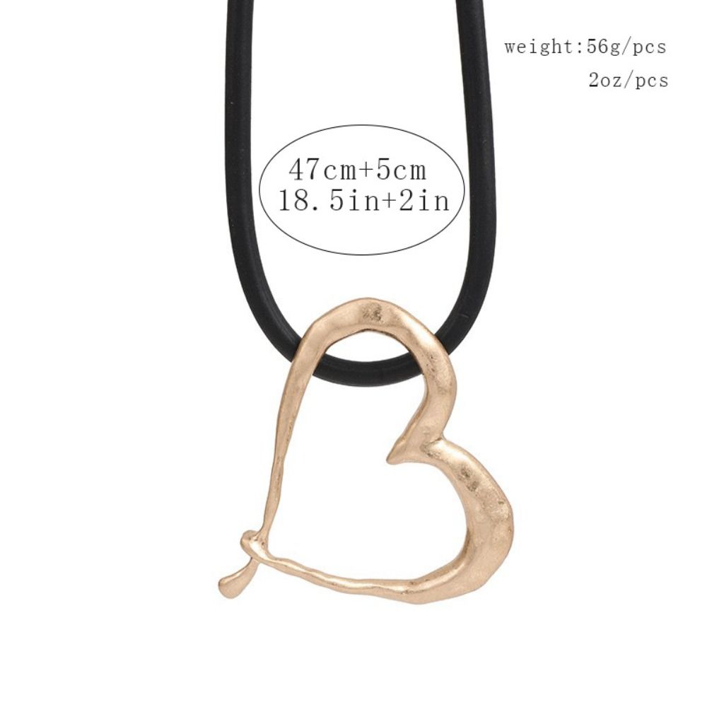 Metal Material Oversized Heart Choker Vintage Style Love Pendant Necklace  Gift