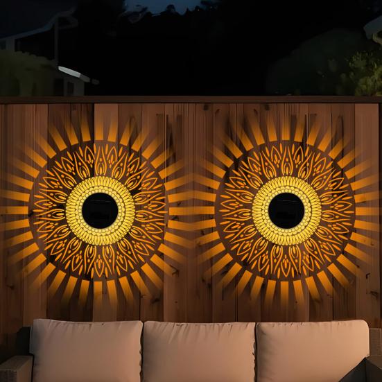 Dekorative Solarleuchte Metall Solarbetrieben Außenwandleuchte Wetterfest Deck Stufen Zaunlicht für Garten Hinterhof Terrasse Hof Dekoration