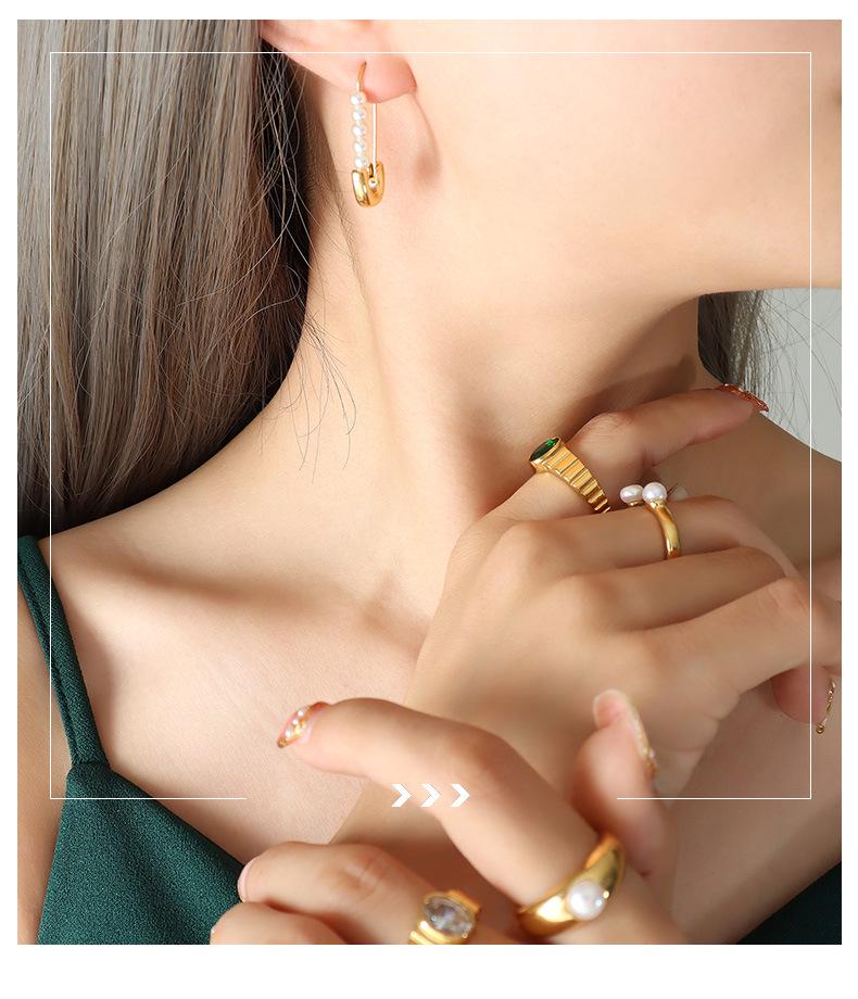 Hong Kong Style Pearl Clip Earrings: Fashionable & Versatile Autumn/Winter Accessory for Women