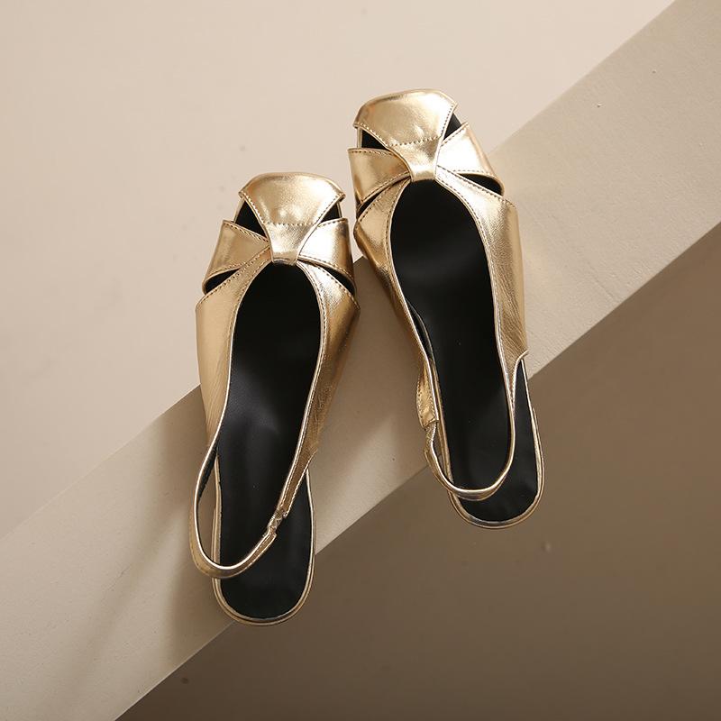 

2024 new summer wear simple bag head sandals women s low heel high sense square head silver gold versatile sandals 35 золотой
