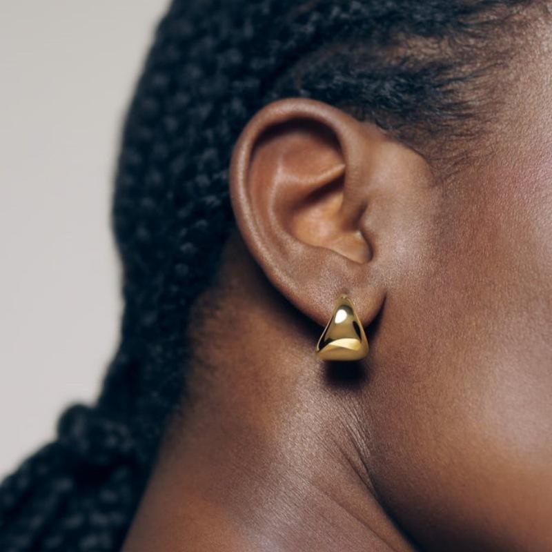 Retro Premium Metal Copper Plated 18K Real Gold Tapered Shape Ear Buckle Fashionable Simple Light Luxury Niche Earrings