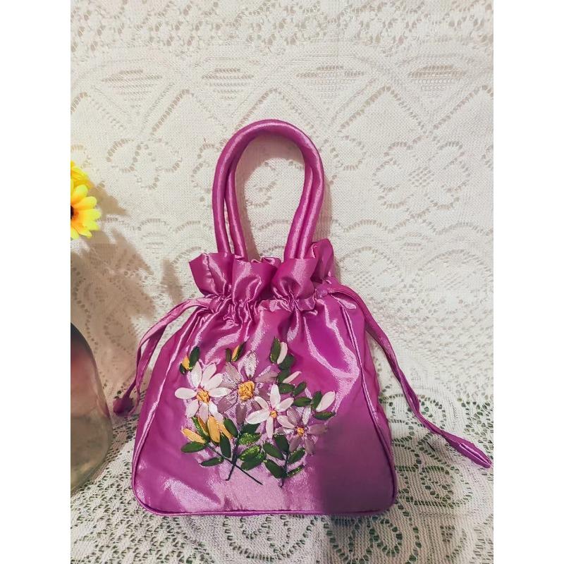 Ethnic style handmade embroidered bag wedding candy handbag middle-aged and elderly shopping mobile phone change bag mini handbag