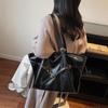 Borsa Tote Retro di Grande Capacità da Donna - Versatile Borsa a Spalla e a Tracolla Autunno/Inverno 2025