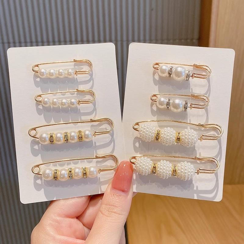 Women's Adjustable Pearl Safety Pin for Waist-Cinching and Neckline Fixing