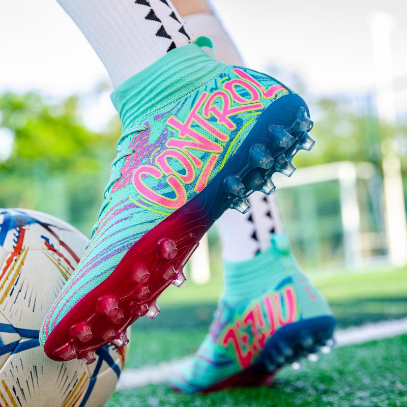 Men New FG Football Boots Sneakers Outdoor Top Quality Comfortable Ankle Male Soccer Shoes Society Match Football Shoes Fast