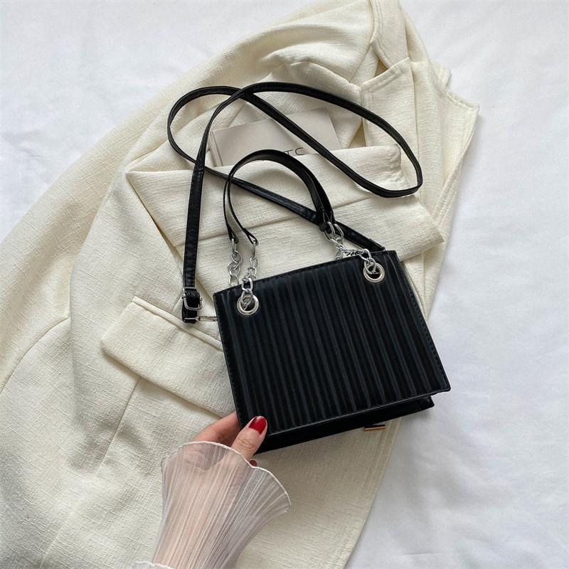 

Трендовая черно-белая PU сумка кроссбоди Стильная и шикарная маленькая квадратная сумочка чёрный