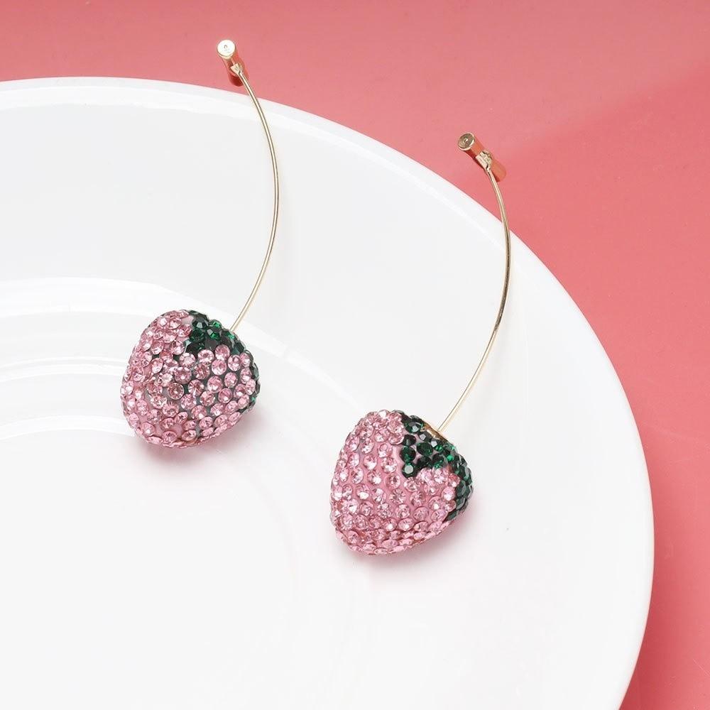 1Pair Rhinestone Strawberry Earrings Temperament Delicate Fruit Pendant Earrings for Women