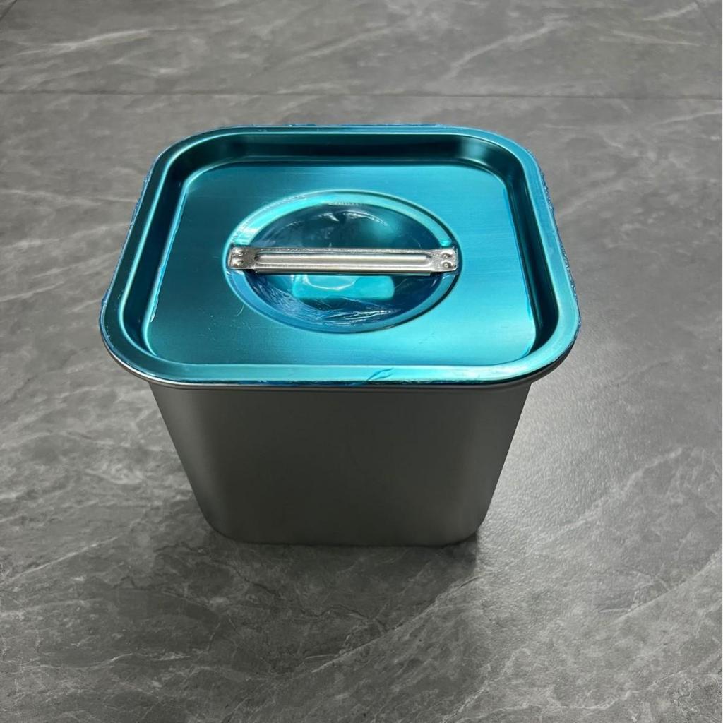 Quadratische Edelstahl-Gewürzbox 16cm mit Deckel für Küche oder Grill.