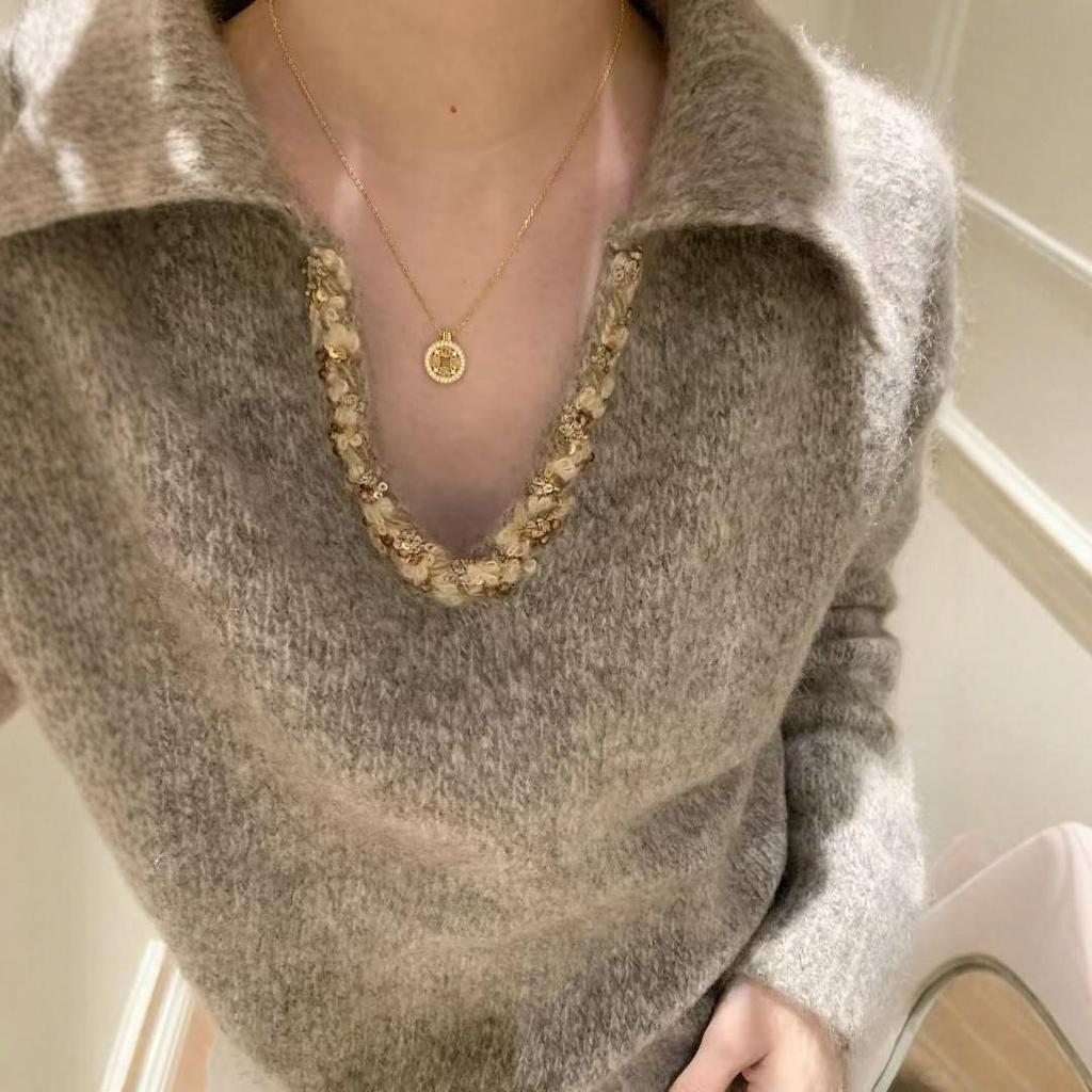 Eight Directions Wealth Necklace: Women's Luxury Copper Coin Pendant with Full Diamond Clavicle Chain - Vintage High-End Design